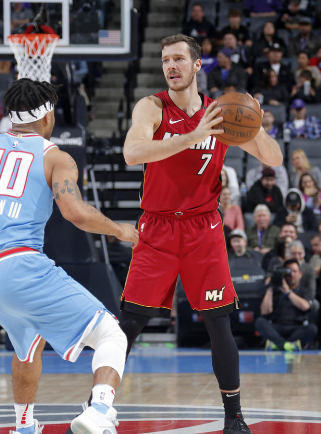 包含萨克拉门托国王加时末段主帅复盘，志在欧联名次提升，赛场秩序良好，年轻球员得到机会的词条